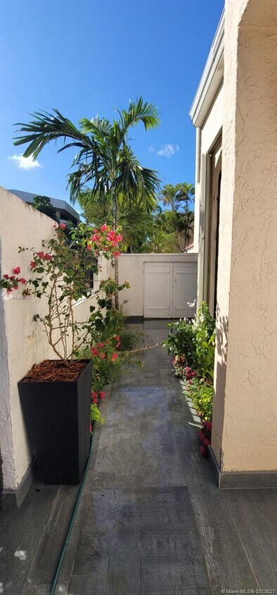 Foto del edificio - 21208 Harbor Way