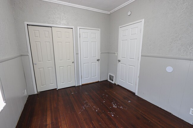 Building Photo - $500 off 1st full months rent.  ***Not Sec...