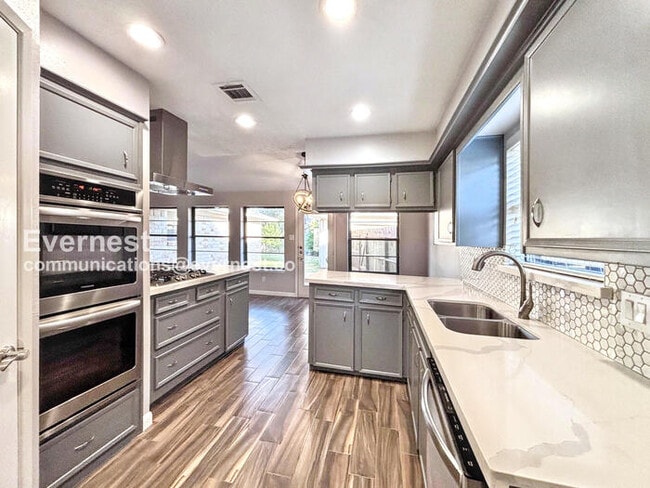 Building Photo - 21418 Park Brook Dr