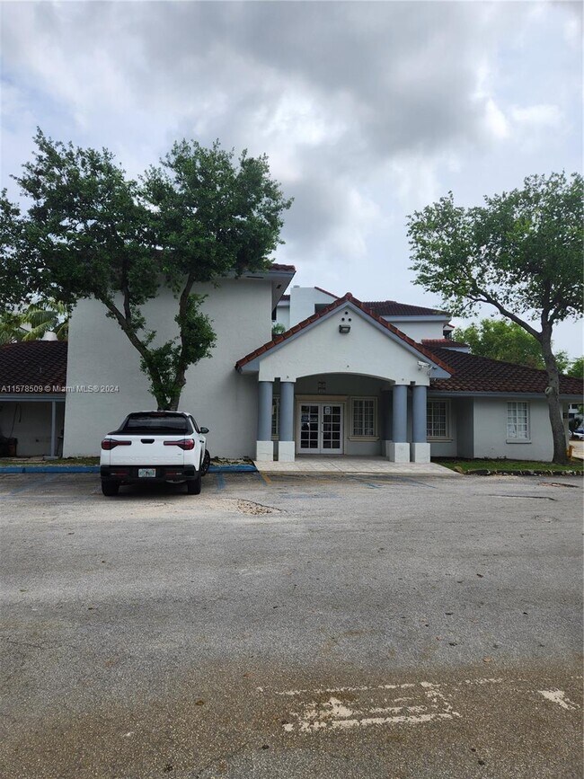 Foto del edificio - 8365 SW 152nd Ave