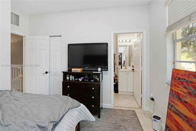 Foto del edificio - 9353 SW 227th St