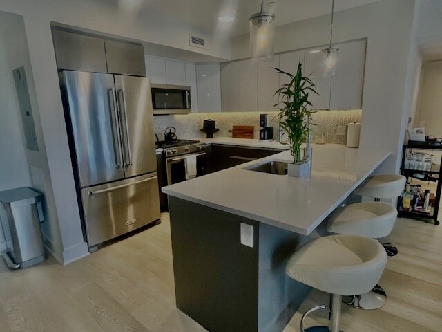 Kitchen - 85 Willow Ct