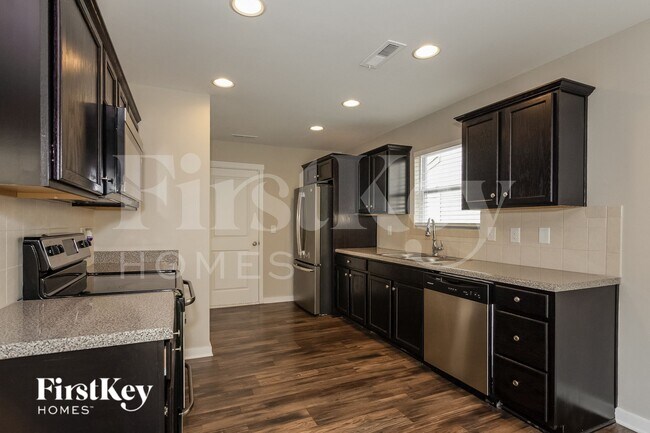 Building Photo - 4908 Gibbons Link Rd