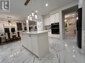 Building Photo - 54 Pace Ave