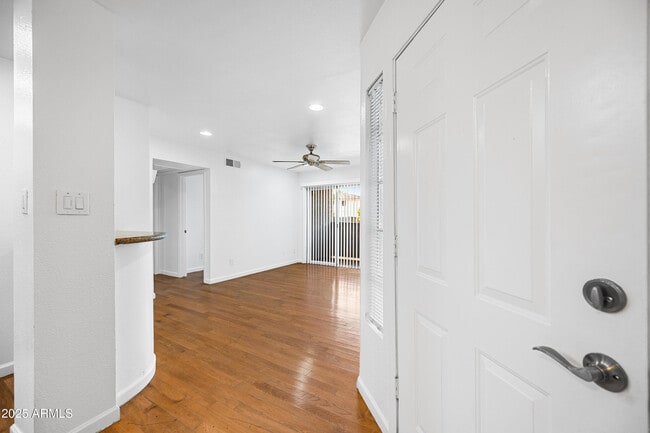 Building Photo - 4410 N Longview Ave