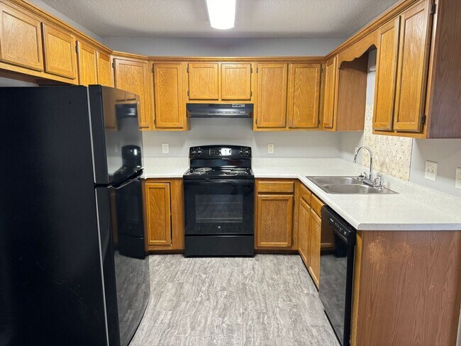 Foto del edificio - Minutes from Post, shopping, and local parks. 3 bed/2 bth, 1200 sq.ft, fenced backyard!