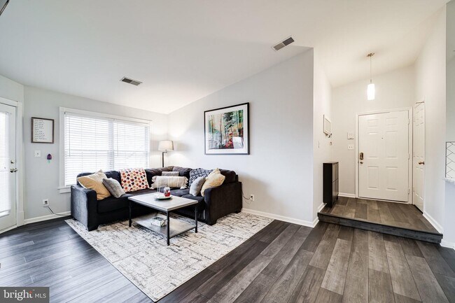 Building Photo - 7510 Ashby Ln