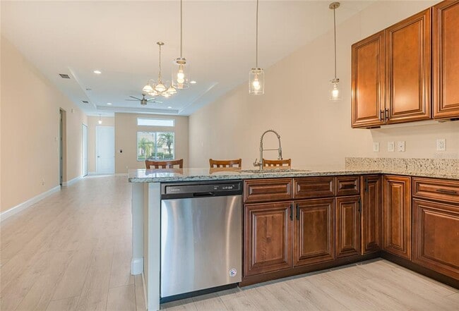 Building Photo - 1 Linden Pl