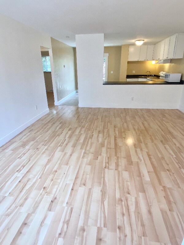 Foto del edificio - 2747 Leisure Dr