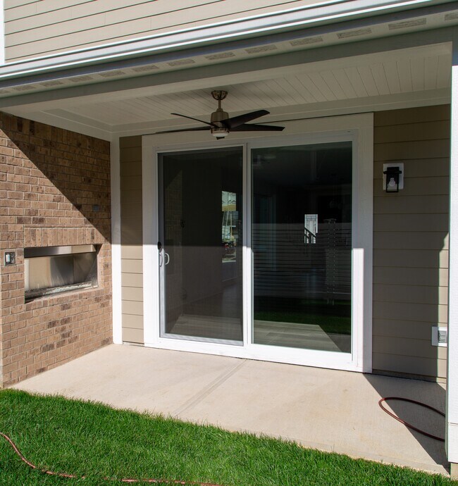 Foto del edificio - 14275 Larson Dr