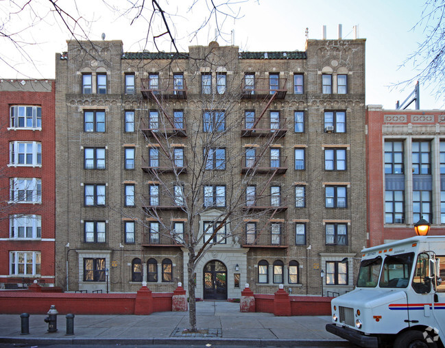 Foto del edificio - 410 Eastern Parkway