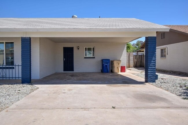 Foto del edificio - 6819 N 64th Ave