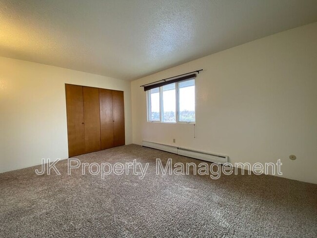 Building Photo - 1110 2nd Ave S