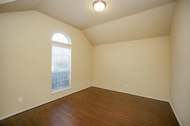 Building Photo - 2910 Fair Chase Dr
