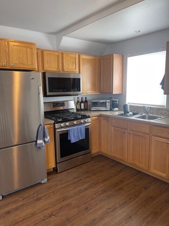 Building Photo - 1637 NW 4th St