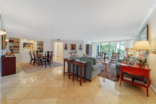 Foto del edificio - 445 Grand Bay Dr