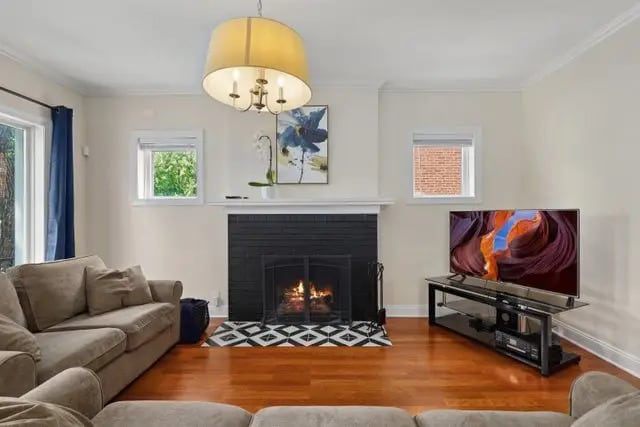 Foto del edificio - 7619 N Bosworth Ave