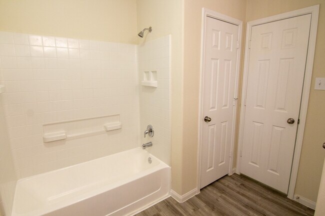 Building Photo - 12411 Gemma Ln
