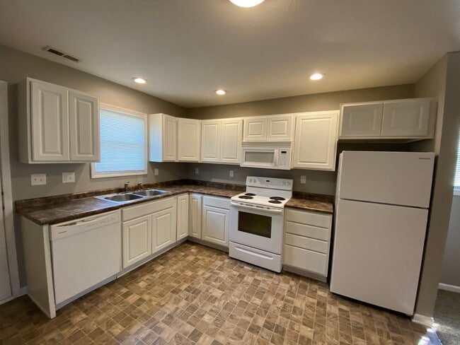Foto del edificio - Fox Run Townhomes 1