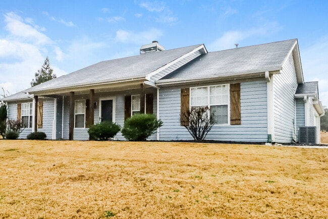 Foto del edificio - 335 Cattlemans Cir