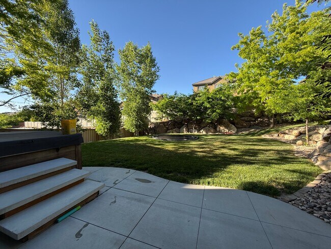 Foto del edificio - 2152 Aspen Wood Loop W
