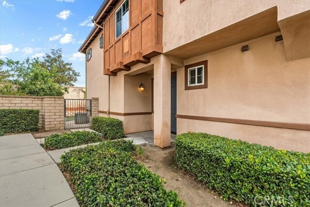 Foto del edificio - 9730 Alton Dr