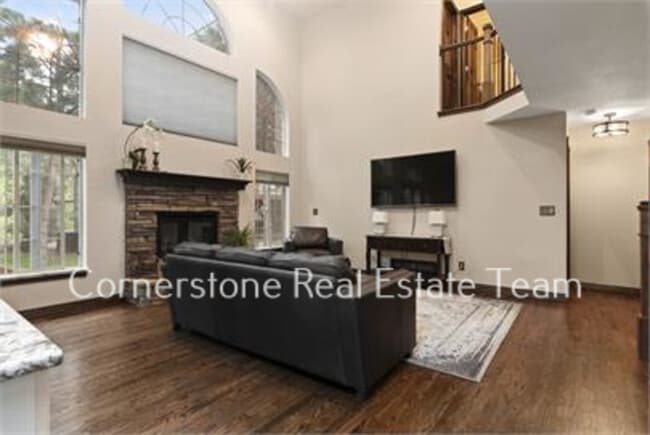 Building Photo - 355 Paisley Dr