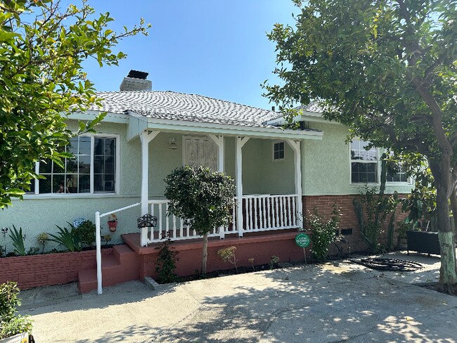 Foto del edificio - 10842 Saticoy St