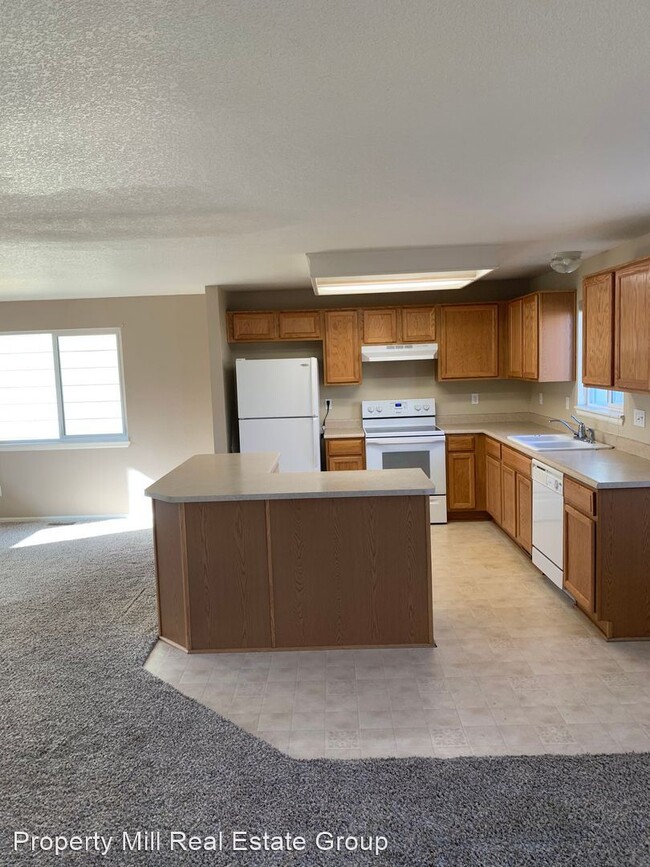 Building Photo - 4 br, 2.5 bath House - 7948 Tennis Ln