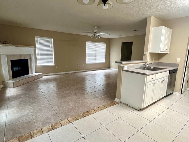 Foto del edificio - NICE 3BR/2.5BA TOWNHOUSE IN COTTAGE WOODS ...