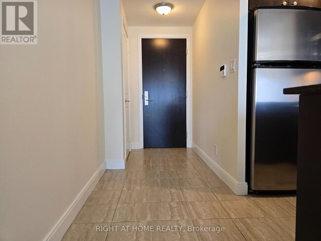 Building Photo - 50 Absolute Ave