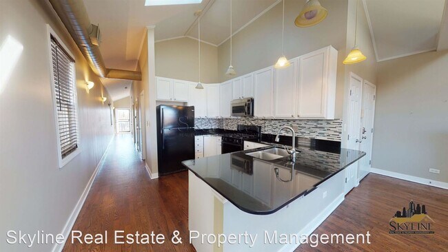 Building Photo - 2 br, 2 bath House - 2329 W. Harrison Stre...