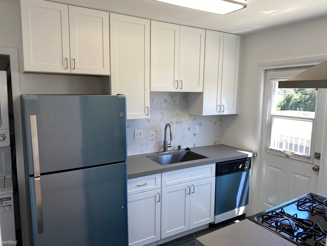 Foto principal - 3318 Rowena Ave