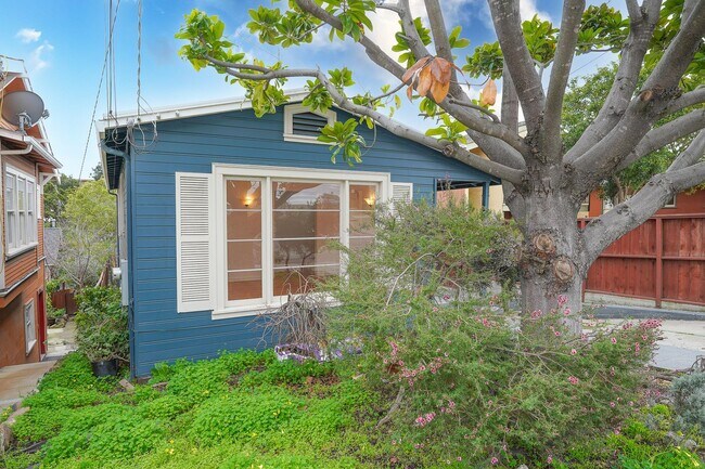 Foto del edificio - Charming 2 Bedroom Oakland Unit!