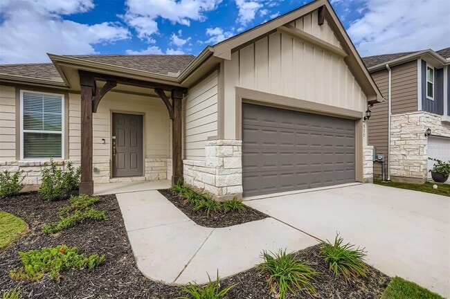 Foto del edificio - 517 Madelines Mdw Ln