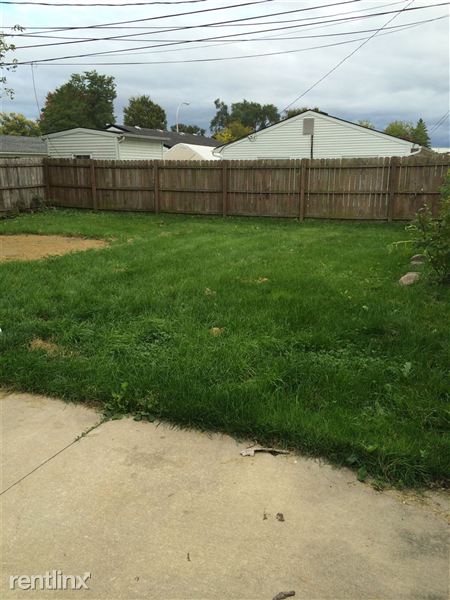 Building Photo - 27031 Joan St