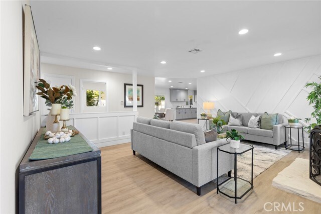 Foto del edificio - 16541 Loire Cir