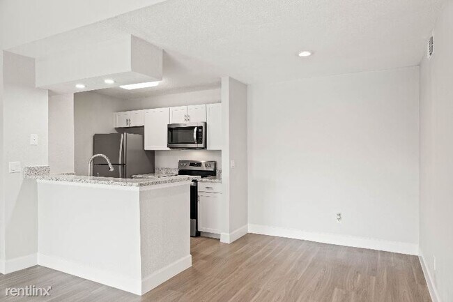 Building Photo - 194 Santa Clara Dr