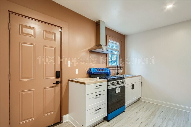 Foto del edificio - 1099 E 16th Ave