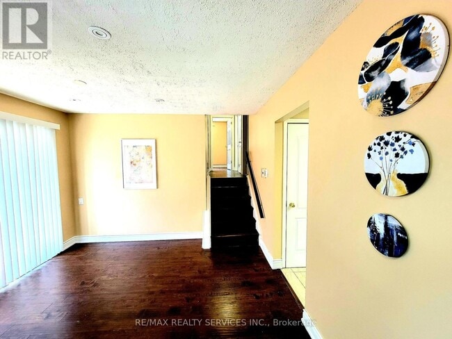 Building Photo - 9 Bruce Beer Dr