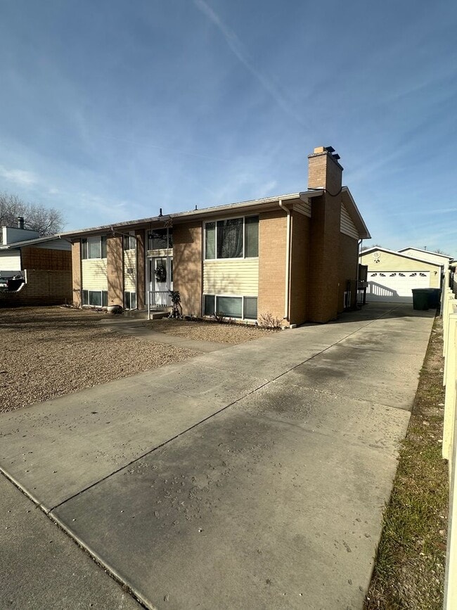 Foto del edificio - 1416 Harris Ave