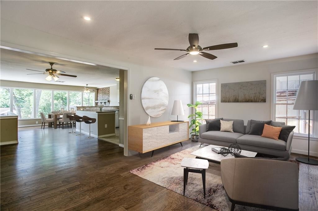 Foto principal - 2518 Bridal Wreath Ln