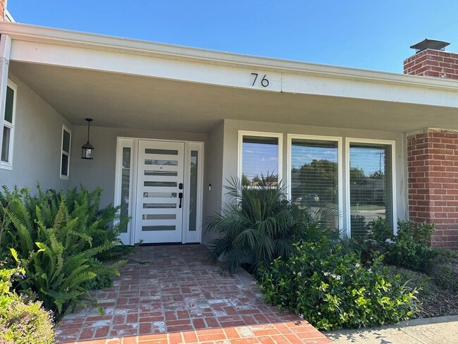 Building Photo - Thousand Oaks 5+2 single story pool and sp...