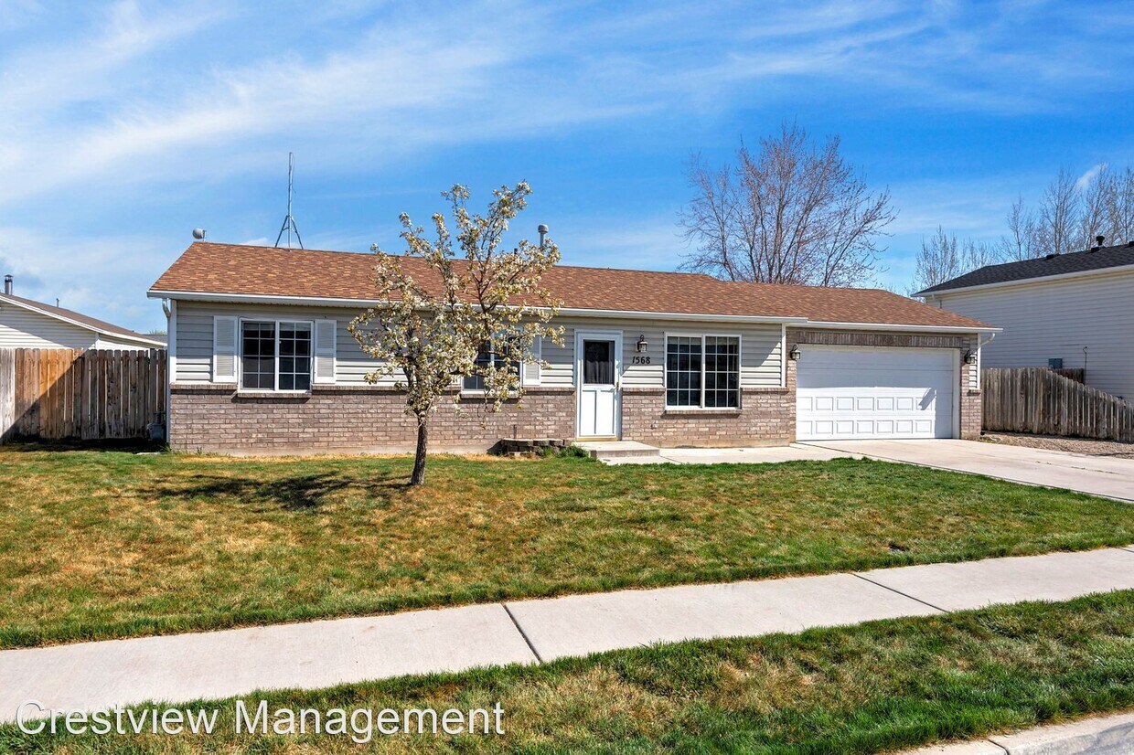 Primary Photo - 3 br, 2 bath House - 1568 W 525 S