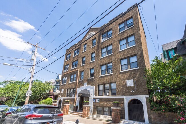 Building Photo - 4620 Chester Ave