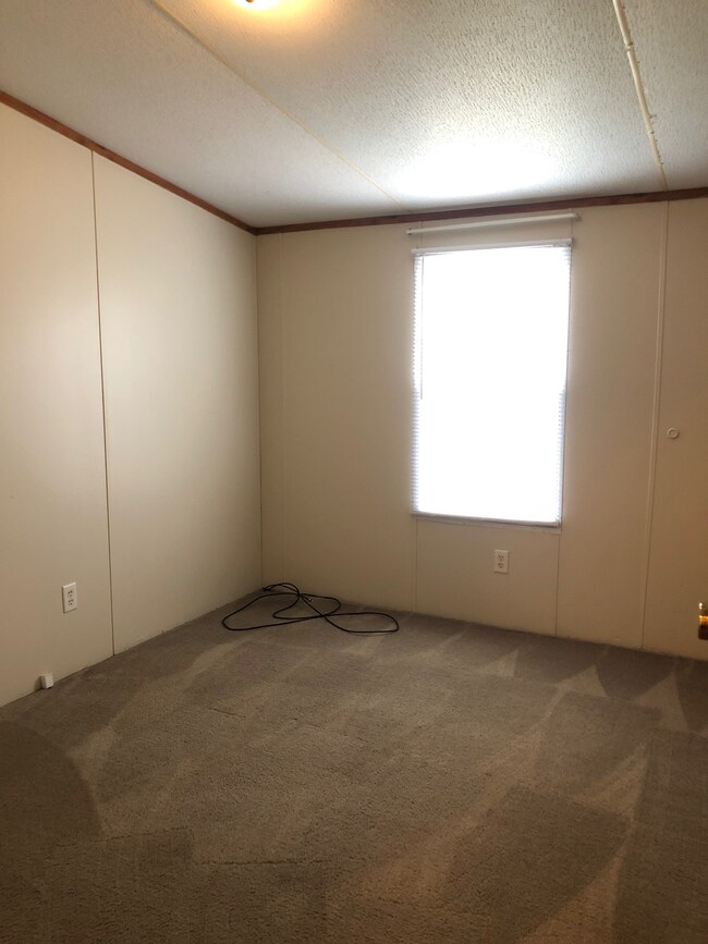 Building Photo - 215 Electric Ln