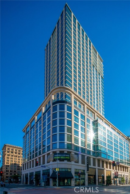 Building Photo - 400 S Broadway