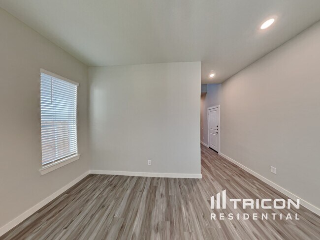 Building Photo - 9835 Willow Creek Commerce Dr 104 Tomball TX