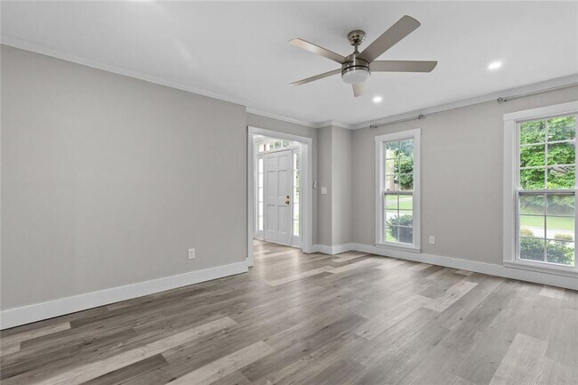 Foto del edificio - 773 Huntington Way NW