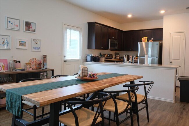 Foto del edificio - 3424 Lodgepole Dr